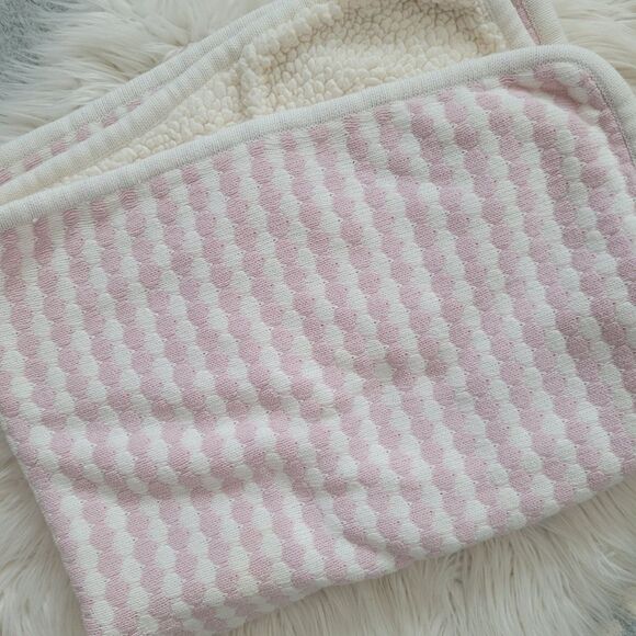 Pink & White Knitted Baby Blanket - Picture 2 of 5